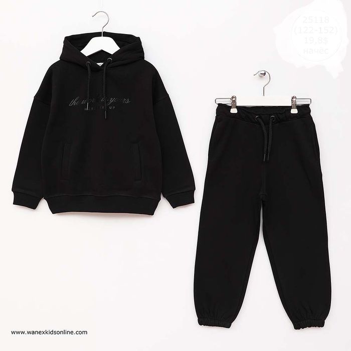 Костюм на девочку  Wanex, цвет черный, на флисе, рост 146, новый