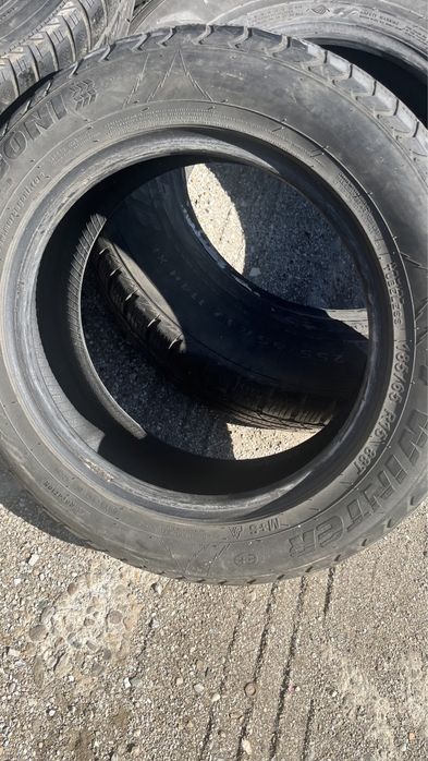 Vand anvelope 50 lei buc