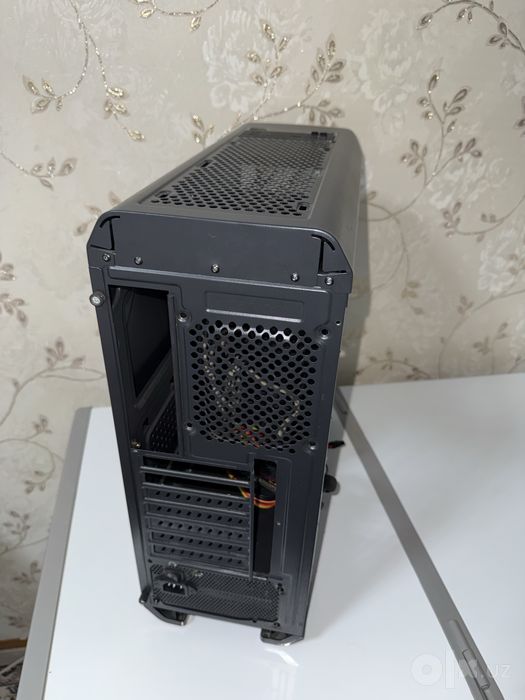 Aercool Case + Cooler Master 600W