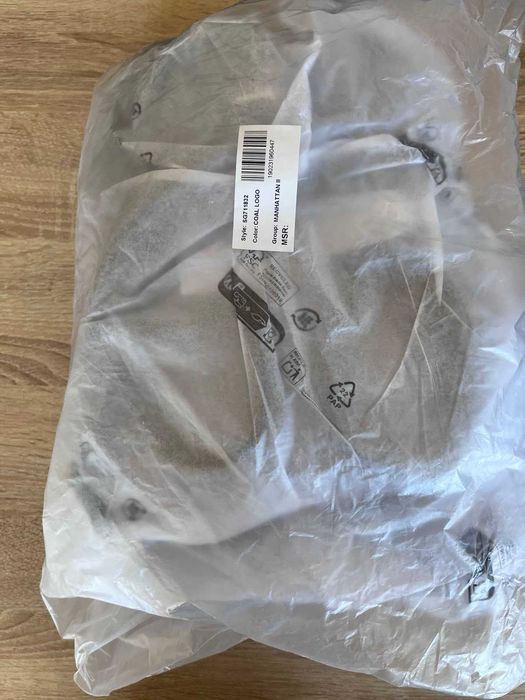 Страхотна оригинална дамска раничка Guess – чисто нова!