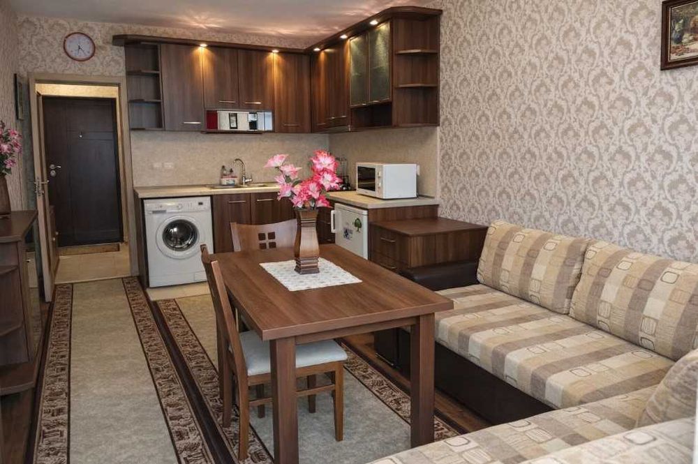 Тристаен апартамент под наем Младост 4