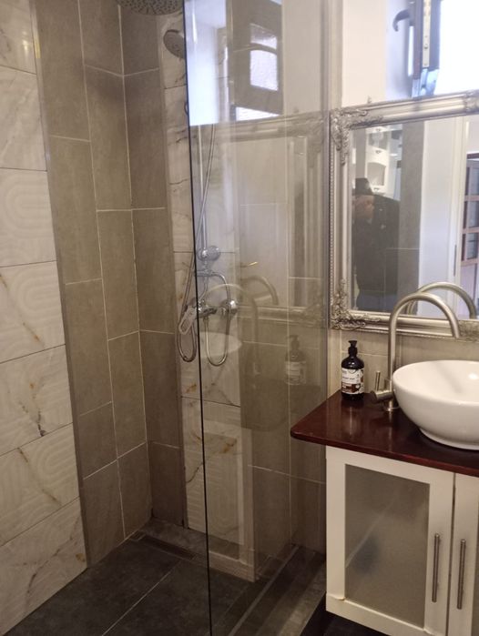 Vand imobil format din 2 apartmente