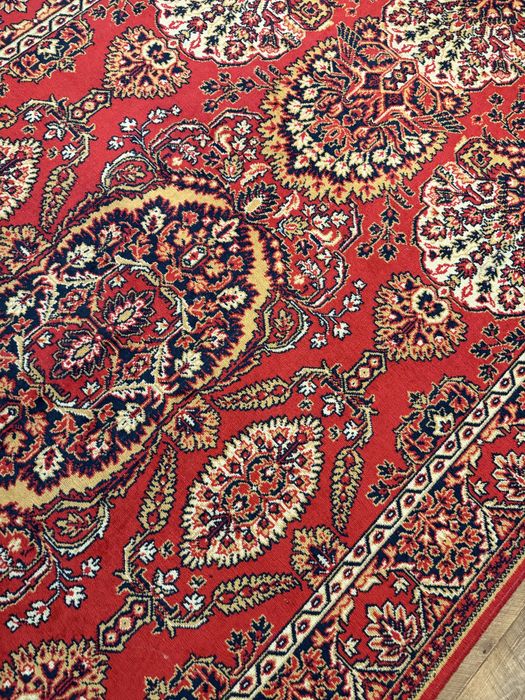 Шерстяной ковер