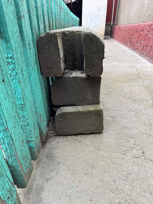 Продаётся шланг для полива , шпалы , стекловата , сетка рябица