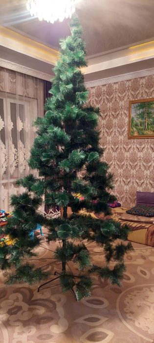 Продам елку! В отличном состоянии,как новая! Высота 2,70