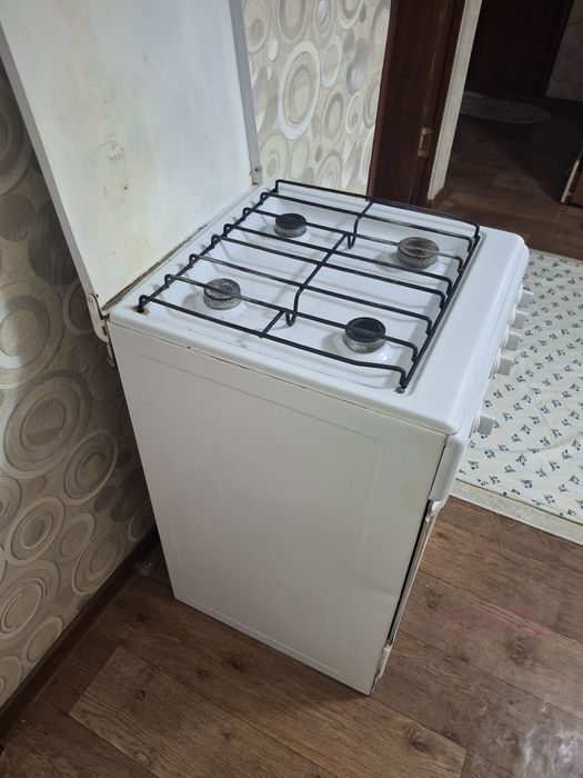 Газплита б/у белого цвета