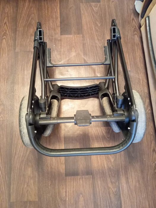 Продам коляску ining baby 2 в 1