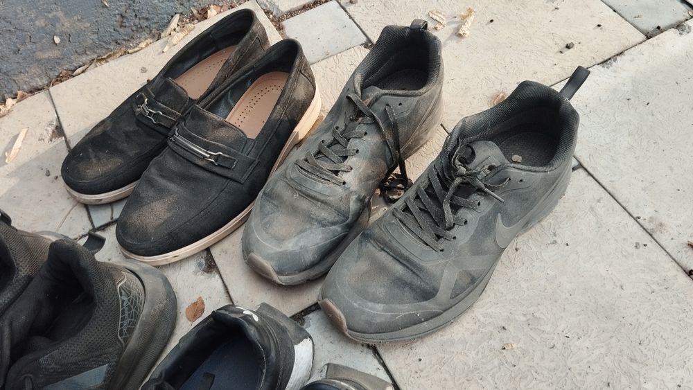 Продам мужские кроссовки