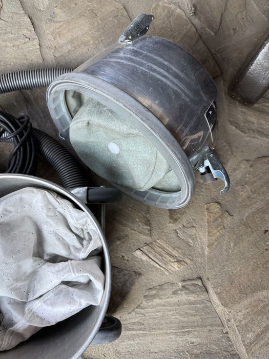 Aspirator profesional Nilfisk GM80