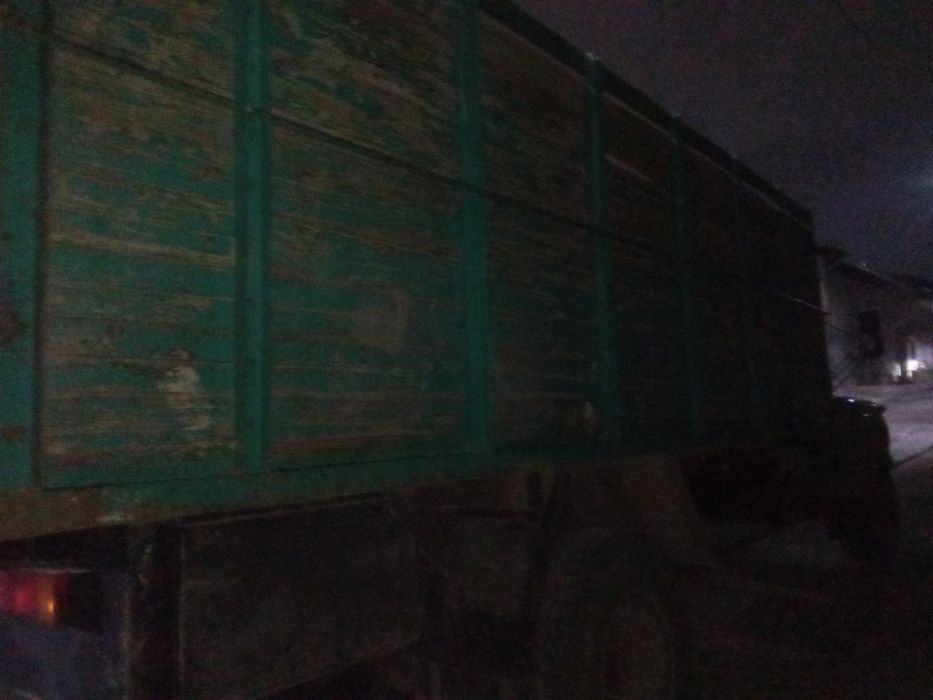 ЗИЛ 130г сотилади узими мошинам срочна сотилади пул зарил  нархи 8.50