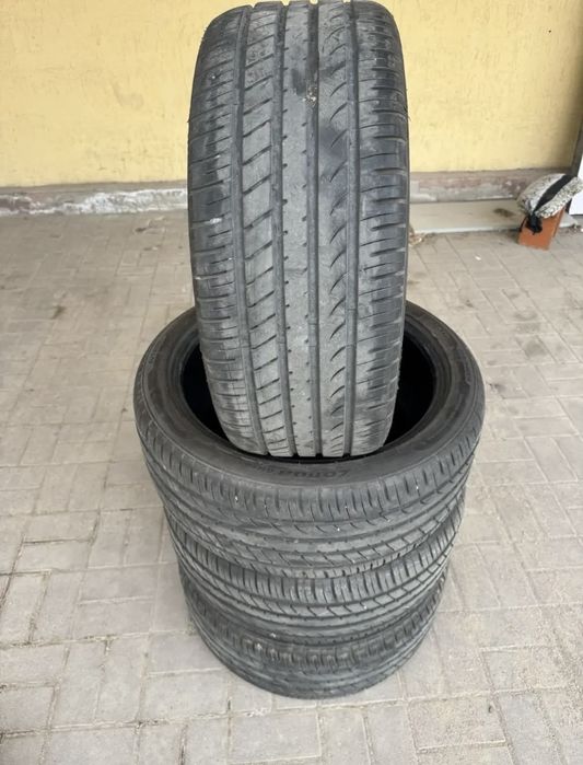 Шины летние 245 40 R19