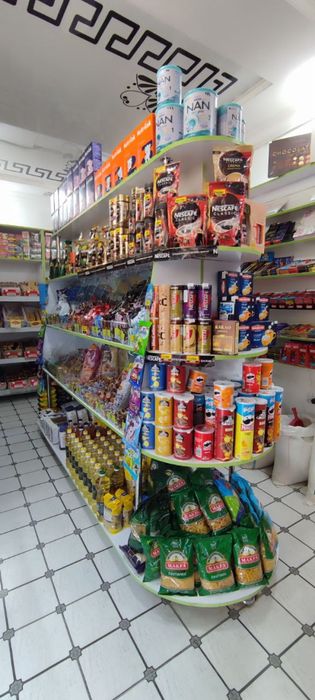 Do’kon uchun vitrina