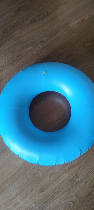 Надувной плавательный круг