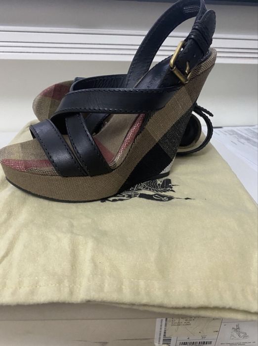 Sandale Burberry marimea 37