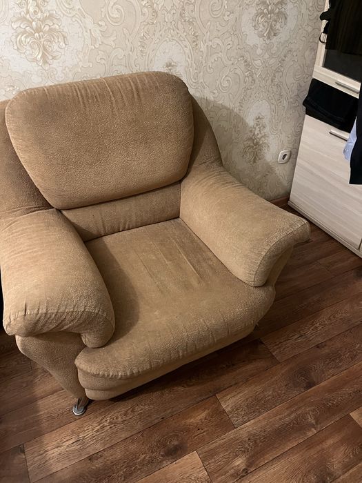 Продам два кресло