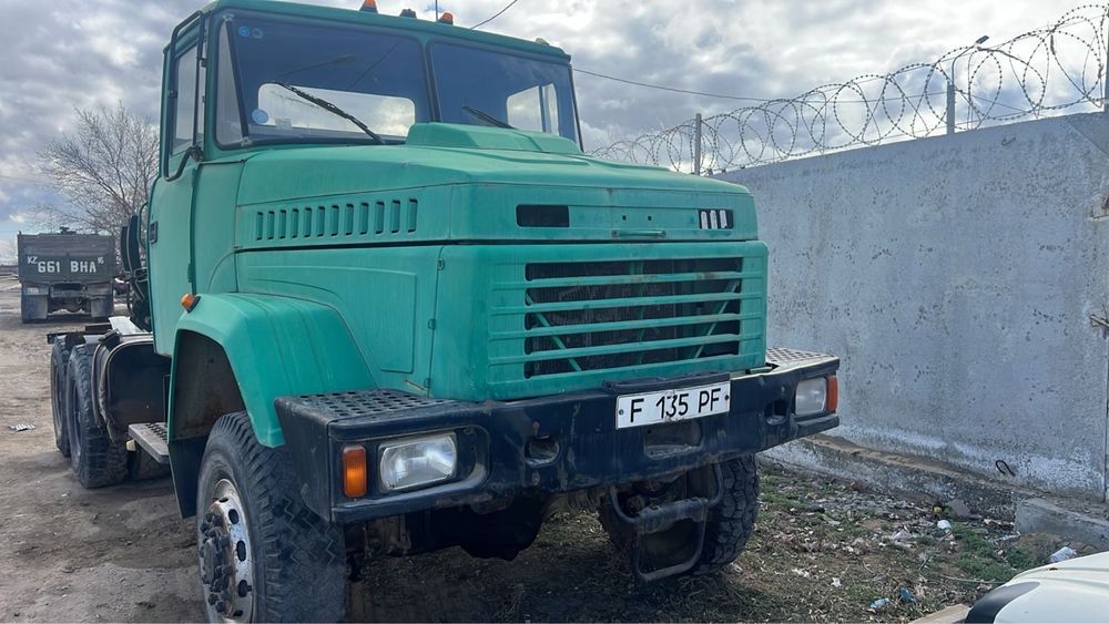 Продам КрАЗ , 3-х мостовый , в отличном состояний !