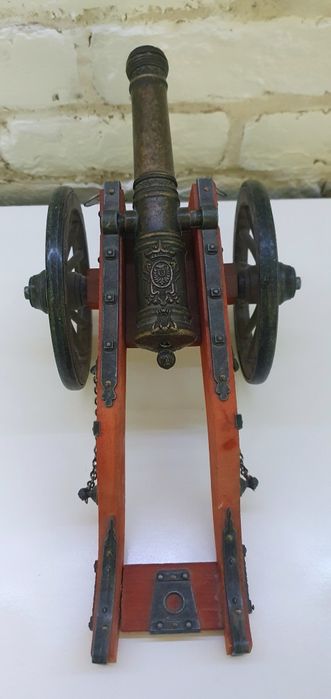 Macheta Tun bronz/lemn anul 15** (detalii complete)