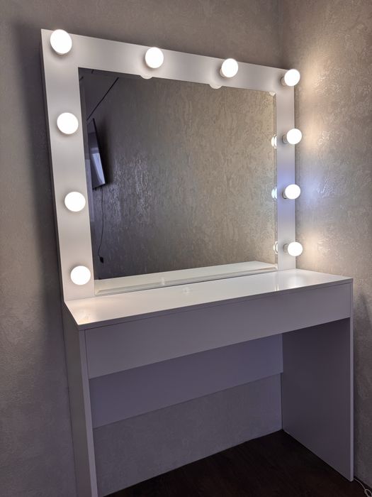 Продам столик для девочки