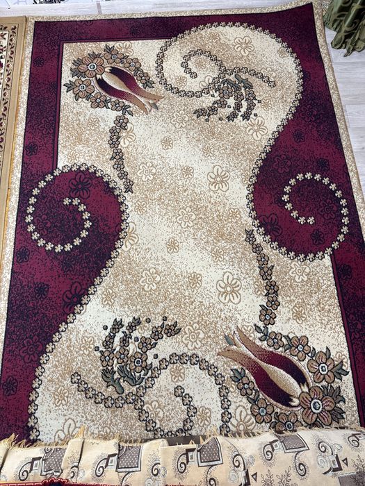 Ковёр, в хорошем состоянии!