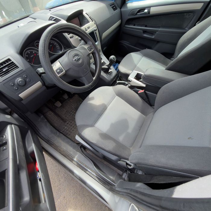 Opel zafira 1.9 cdti