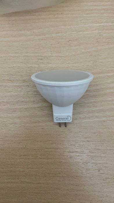 Продаётся потолочная лампочка