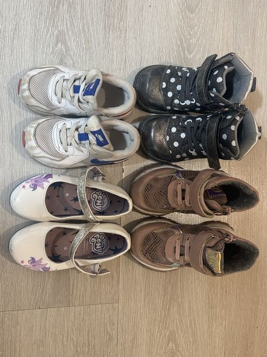 Продам все 4 обуви для девочки