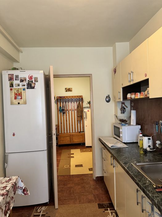 Apartament 55 mp cu loc de parcare de inchiriat Floresti str. Florilor