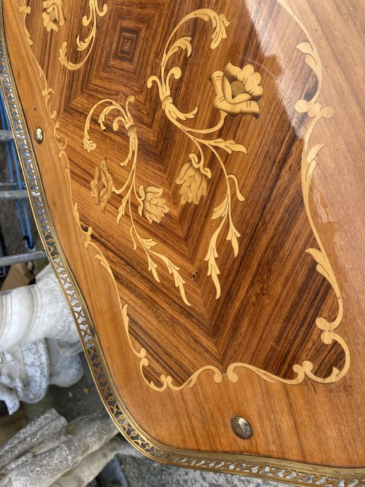 Френска маса за сервиране с интарзия