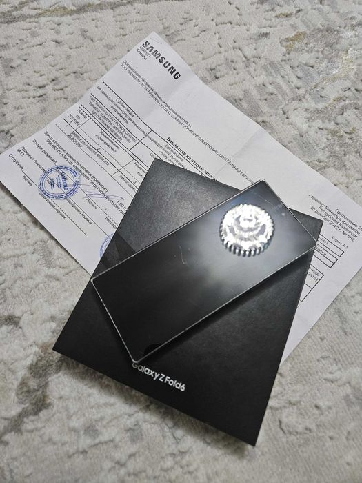 Продам Samsung Z Fold 6 256 gb carbon