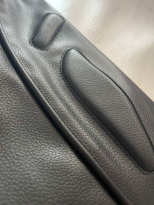 Чисто нова кожена рокля