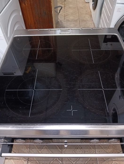 Иноксова свободно стояща печка с керамичен плот Gorenje 2 год.Гаранция