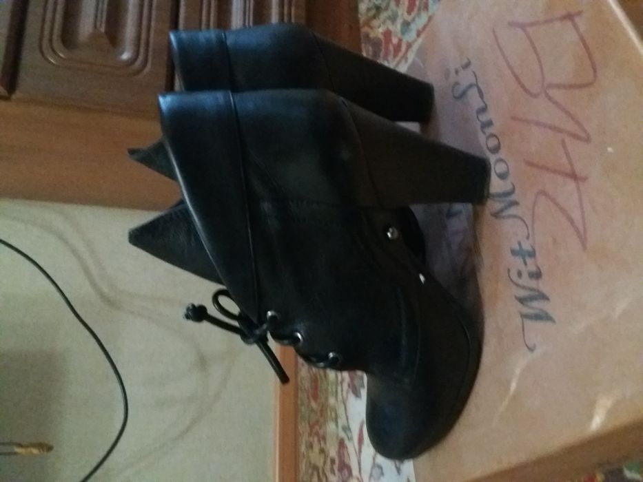 Продам ботильоны 36р