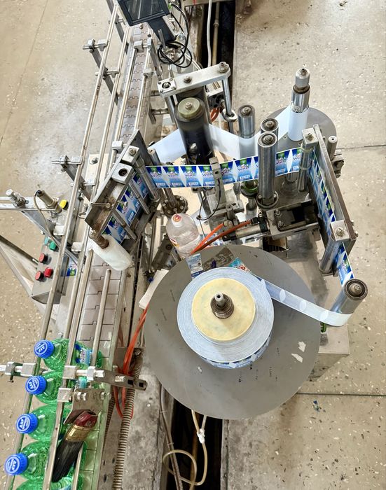 Продается этикетировочная машина!!!