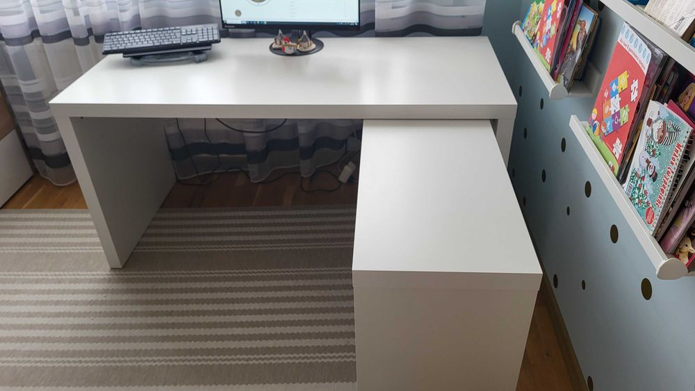 Разгъваемо бяло бюро - малко ползвано