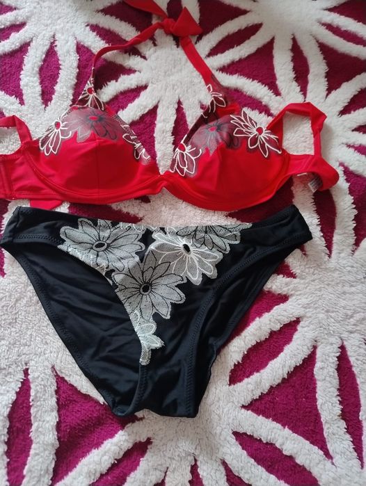 Продам купальники