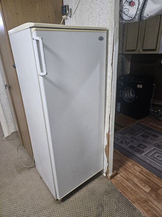 Продаю два холодильник 25000