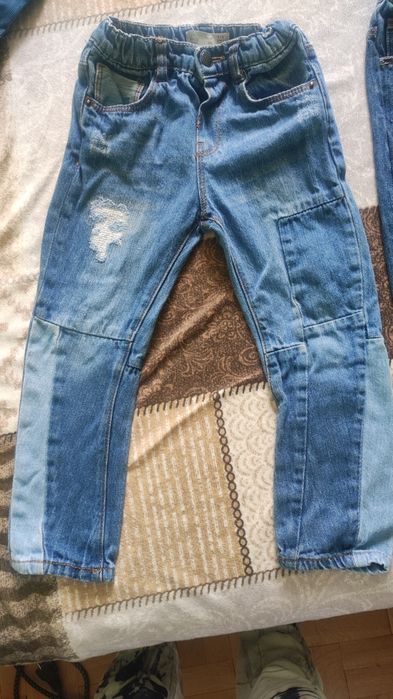 Дънки за малък младеж