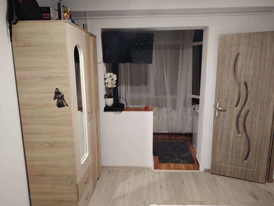 Vind apartament 2 camere gavana 2 etajul 4