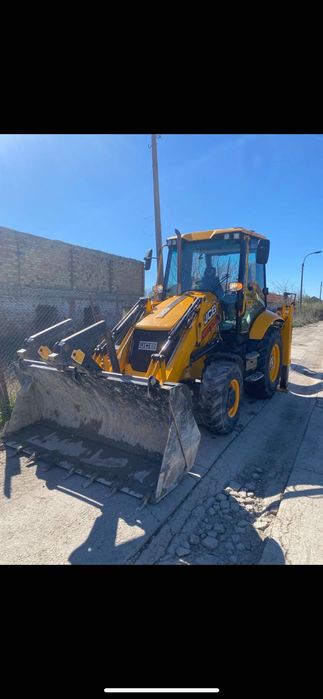 Услуги с комбиниран багер и самосвал за област Варна и региона +50 км