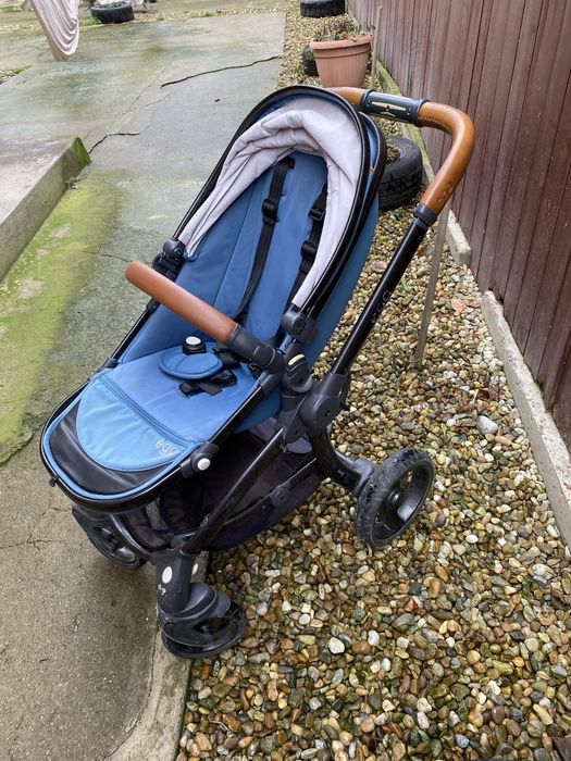Basinet/Carucior Egg cu toate accesoriile incluse