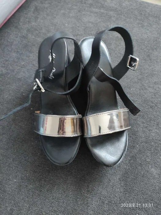 Sandale Nr 36,piele lacuita