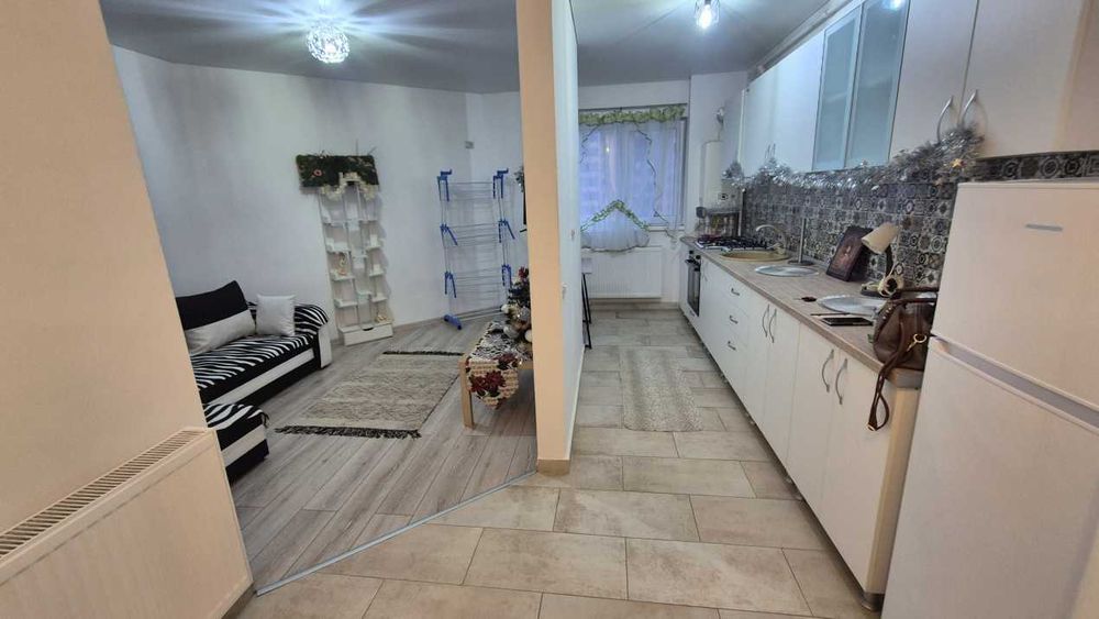 Direct proprietar închiriez Garsonieră