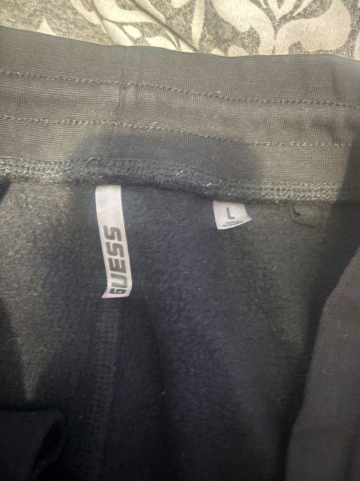 Pantaloni guess aprp noi(rsp doar la msj pe nr)