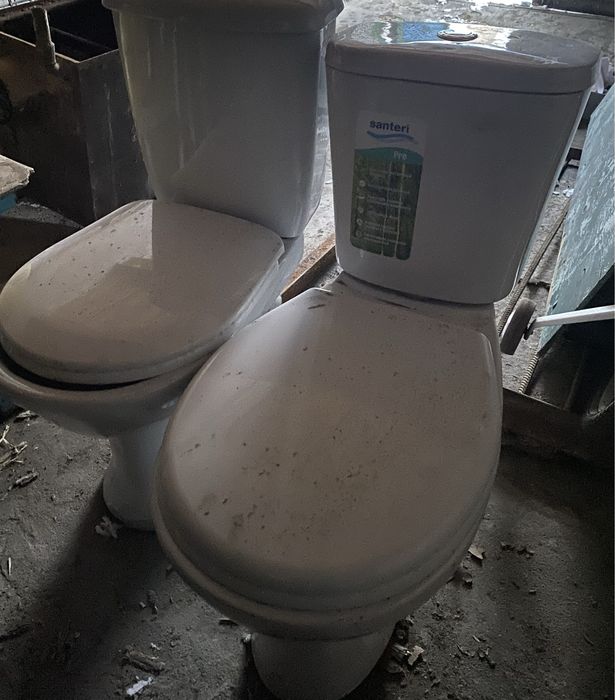 Два унитаза хорошего качества