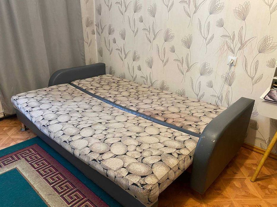 Отдам раскладной диван, самовывоз