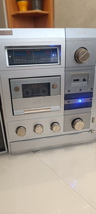 Продам магнитофон Комета- 225с