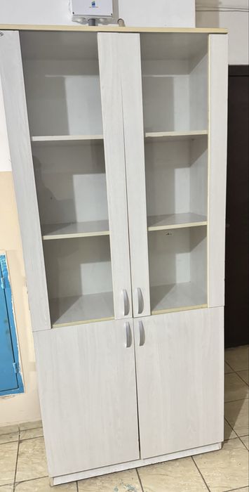 Кухонный шкаф в отличном состояний