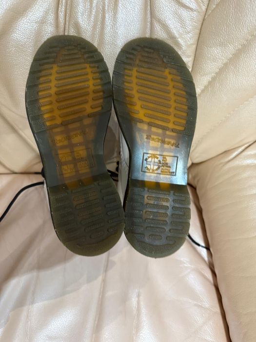 Ghete Dr. Martens 1460 – mărimea 37, culoare alb lucios