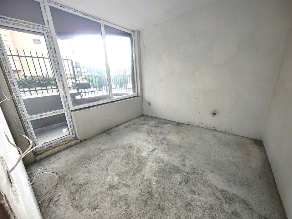 Продава се Тристаен апартамент в Несебър - 80 кв.м за 944 €/кв.м - Снимка #2