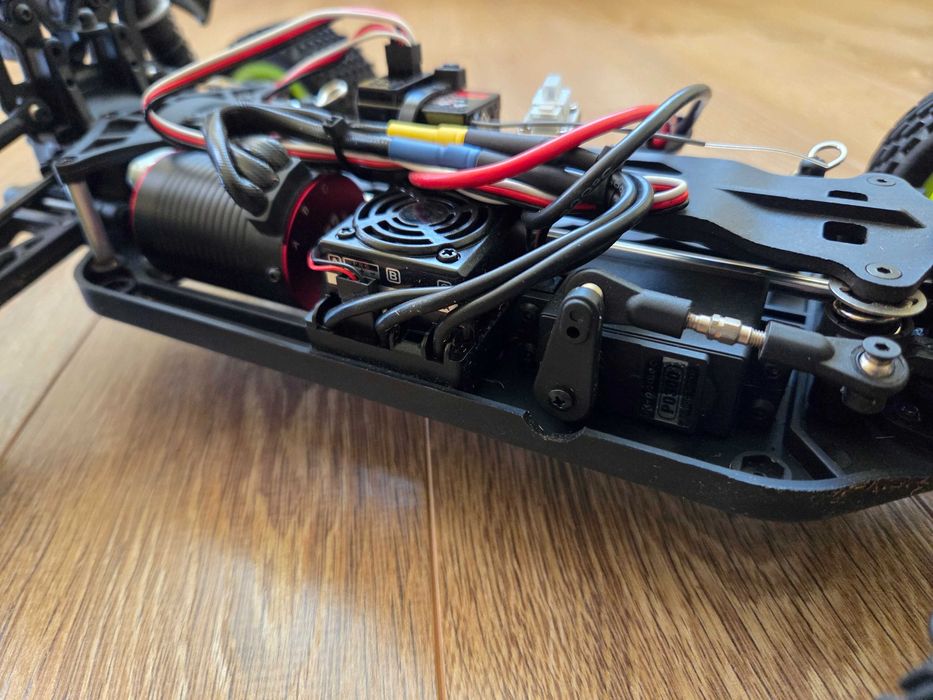Racing Buggy Quanum Vandal 1/10 4WD